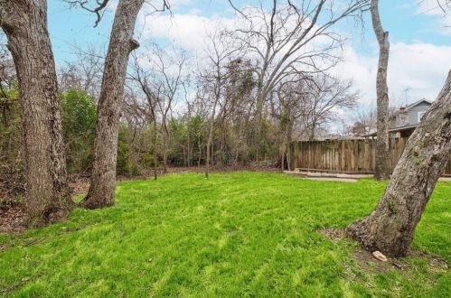 8205 Alabama Dr, Austin TX 78745-7613 exterior