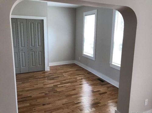 27 Derby Ave, Seymour CT 06483-3129 exterior