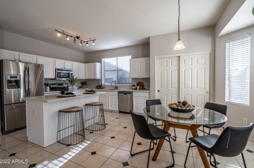 1150 Geronimo Pl, Chandler AZ 85224-7254 exterior