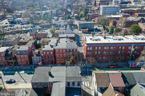 126 Walnut St, Lancaster PA 17602-5043 exterior