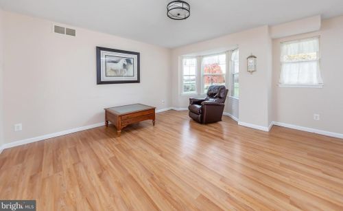 262 Lk Rd, Pilesgrove NJ 08098-3008 exterior