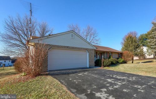 154 Amsterdam Rd, Lancaster PA 17603-9719 exterior