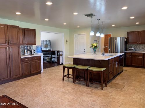 2710 Cinnabar Ave, Phoenix AZ 85020-1815 exterior