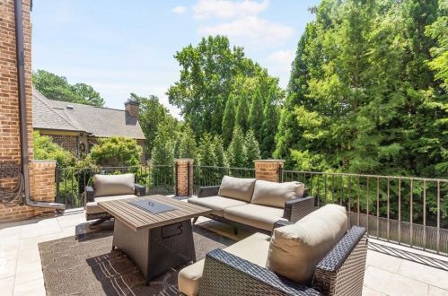 765 Brook Park Pl, Atlanta GA 30342-2839 exterior