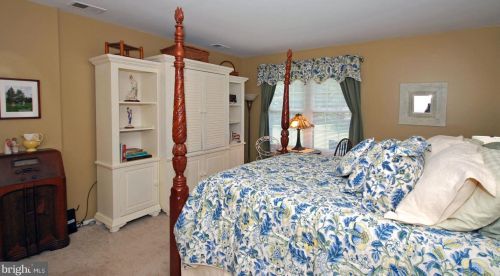 149 Wyndham Pl, Trenton NJ 08691-3130 exterior