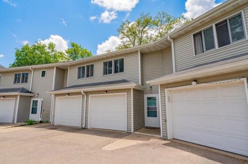 31 Ponwood Cir, Madison WI  53717-1179 exterior