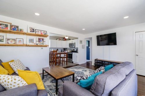 7148 Sharp Ave, Saint Louis MO 63116-3040 exterior