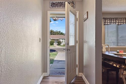 545 Quincy Rd, Turlock CA  95380-4329 exterior