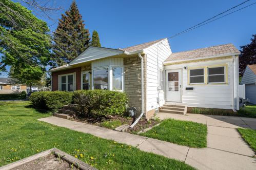 4072 Alexander Ave, Milwaukee WI 53235-4704 exterior