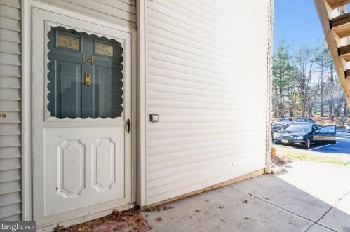 14 Cypress Ct, Trenton NJ  08648-4812 exterior