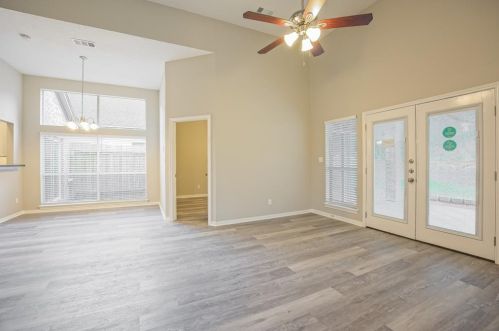 120 Golfview Dr, Montgomery TX  77356-8804 exterior