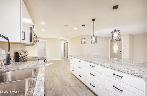 2520 Calle Cordova, Tucson AZ  85710-5732 exterior