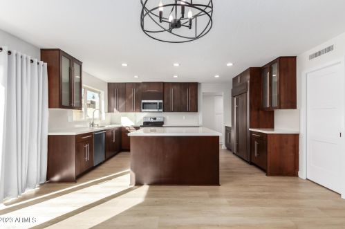 6212 22nd Ave, Phoenix AZ  85015-1903 exterior