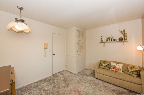 21 Arden Ln, Commack NY 11725-1301 exterior