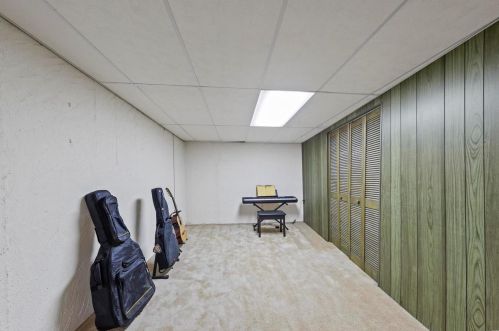 8757 Santa Bella Dr D, Hazelwood MO 63042-2917 exterior