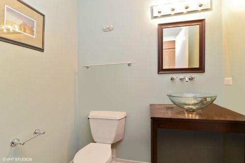 1040 Adams St, Chicago IL  60607-2912 exterior