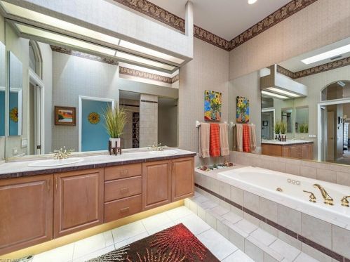 5795 Persimmon Way, Naples FL 34110-2320 exterior