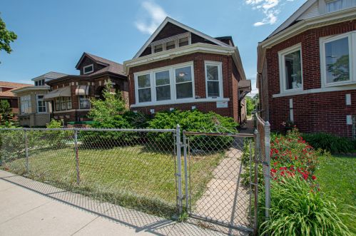 8935 Marshfield Ave, Chicago, IL 60620-4955