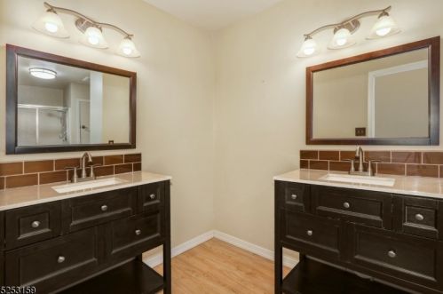 39 Wareham Ct, Scotch Plains NJ 07076-3132 exterior