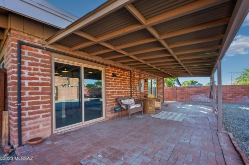 2421 Eastland St, Tucson AZ 85716-5723 exterior