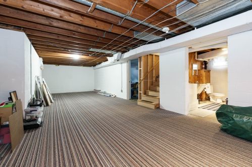 2019 Bloomfield Ave, Kalamazoo MI 49001-5212 exterior