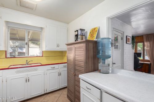 7047 23 Dr, Phoenix AZ 85085-8711 exterior