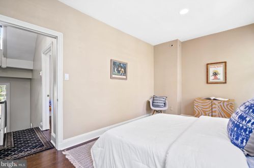 2108 Delancey St, Philadelphia PA 19103-6511 exterior