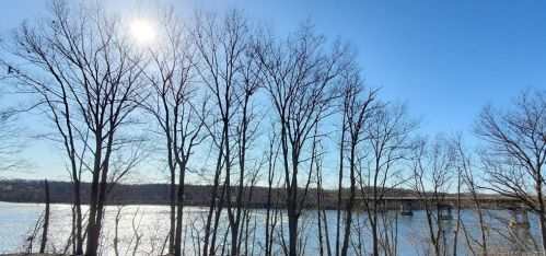 2 Fairview Ave, Enfield CT 06082-4366 exterior