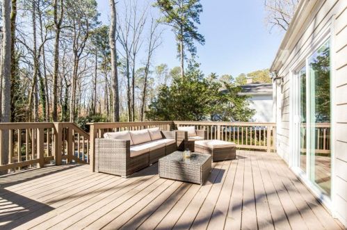 1403 Lavista Rd, Atlanta GA 30324-3835 exterior