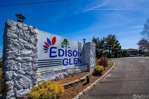 505 Edison Glen Ter, Edison NJ  08837-2926 exterior