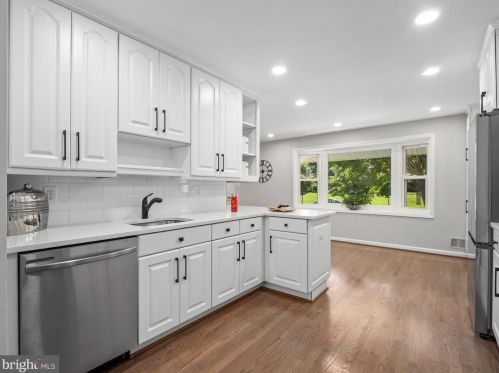 11839 Enid Dr, Rockville MD 20854-3454 exterior