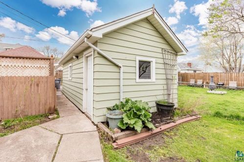 406 43 Ave, Duluth MN 55807-1555 exterior