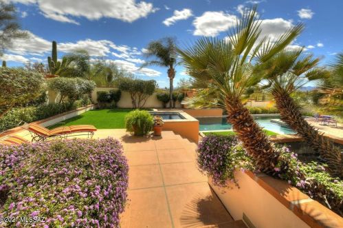 4820 Camino Escuela, Tucson AZ 85718-5914 exterior