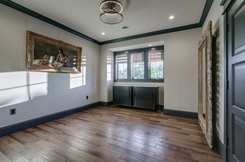 221 Mishawaka Ave, Mishawaka IN 46545-6015 exterior