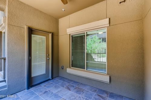 5450 Deer Valley Dr, Phoenix AZ  85054-8118 exterior