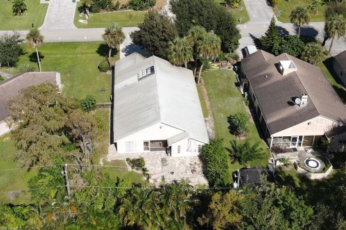 1364 Cypress Wood Dr, Naples FL 34103-3869 exterior