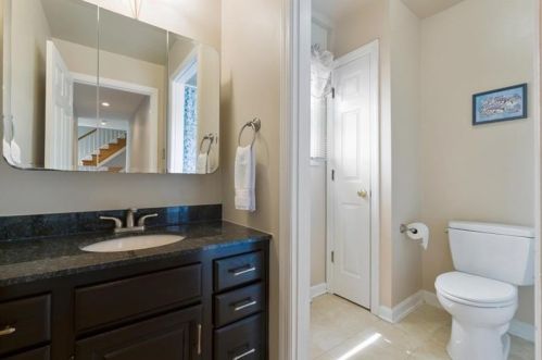 115 Newburn Dr, Pittsburgh PA 15216-1213 exterior