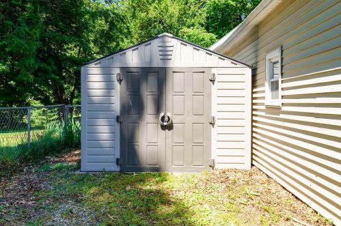 2206 Frst Dr, Kalamazoo MI 49002-6442 exterior