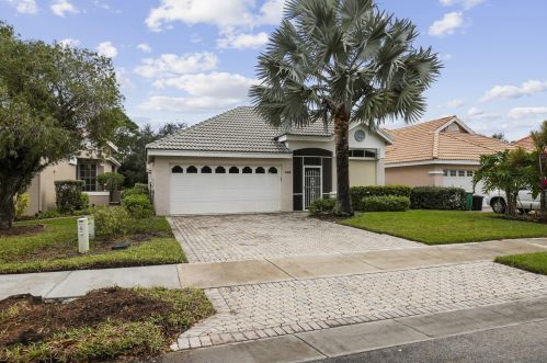 558 New Castle Cv, Fort Pierce, FL 34986-3406