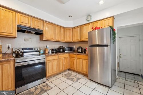 3247 Carlisle St, Philadelphia PA 19132-4018 exterior