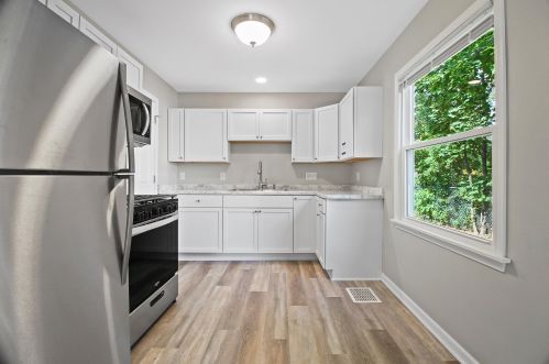 3725 63, Milwaukee WI 53220-1957 exterior