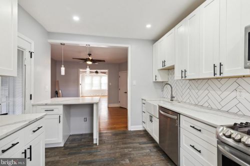 4118 Dungan St, Philadelphia, PA 19124-5318