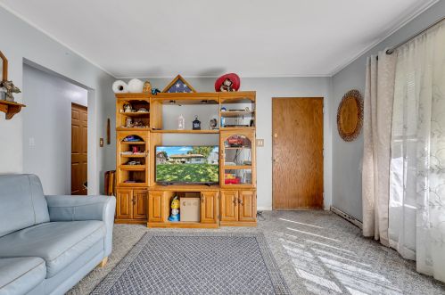 4969 72nd St, Milwaukee, WI 53220-4409