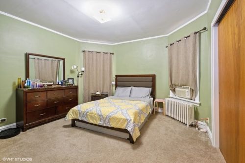 6710 Artesian Ave, Chicago IL 60645-5301 exterior