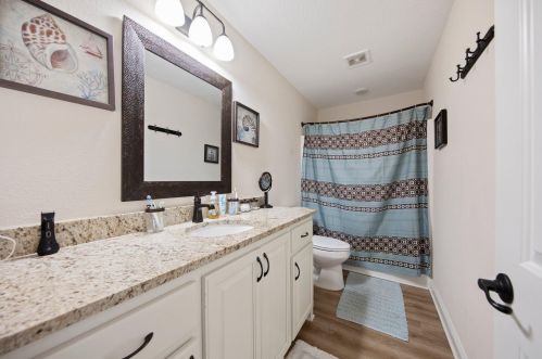 9088 Tara Cir, Milton FL 32583-8147 exterior