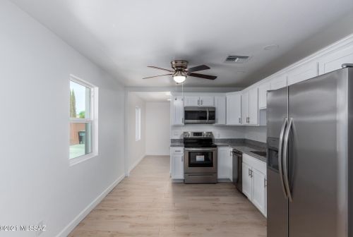 733 Louisiana St, Tucson AZ  85706-1239 exterior