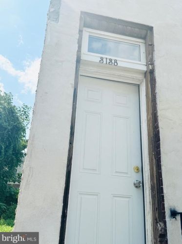 3138 Carlisle St, Philadelphia, PA 19132-2313