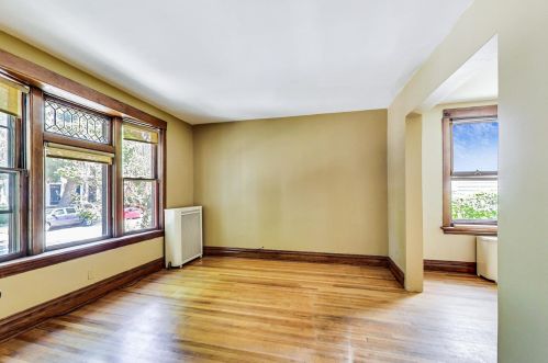 2145 Grace St, Chicago IL 60618-4901 exterior