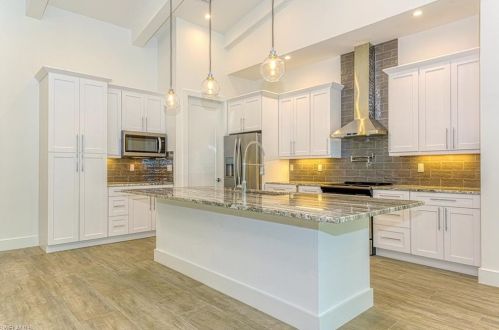 232 11 St, Naples FL 34117-2226 exterior