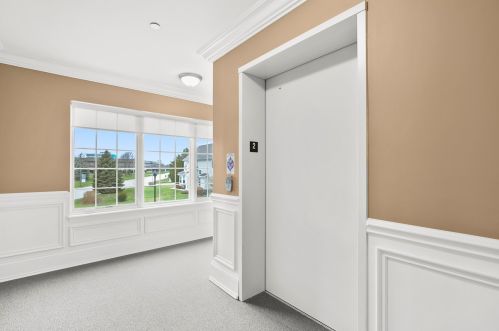 401 Pierce Rd, Itasca, IL 60143-2645